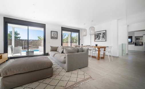 Villa in Santa Eularia des Riu, Balearic Islands, Spain 1