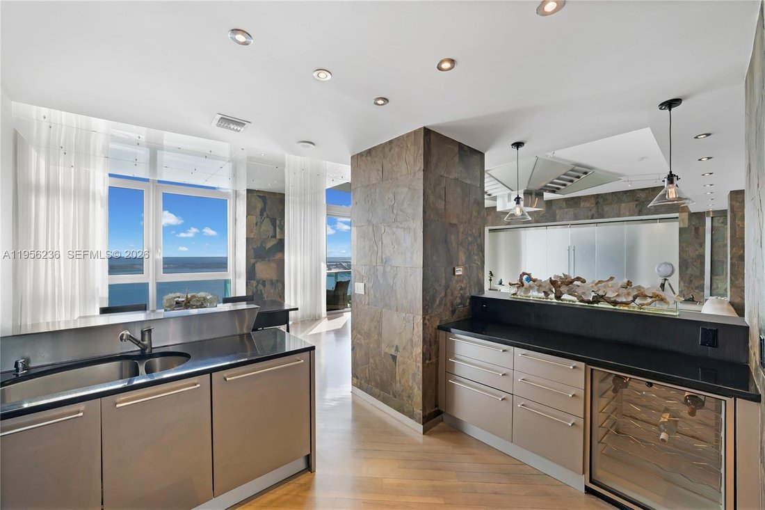 Condo in Miami, Florida, United States 5 - 17061430
