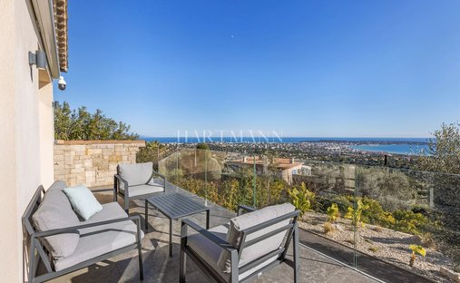 Villa in Brusquet-Retenaou-Devens, Vallauris, France 1