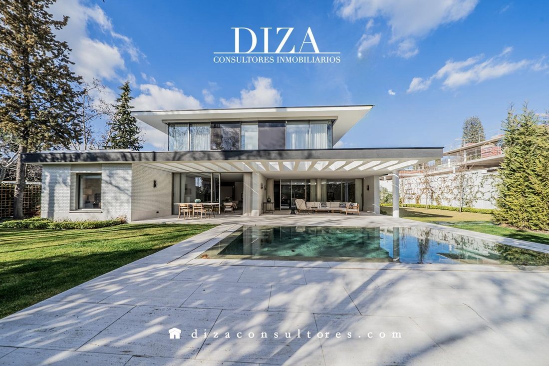 Villa in Moncloa-Aravaca, Madrid, Spain 1 - 15290261