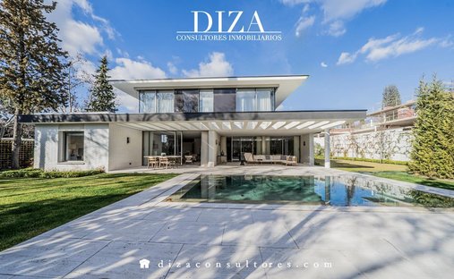 Villa in Moncloa-Aravaca, Madrid, Spain 1