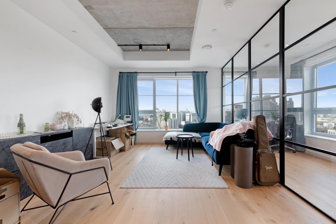 Apartment in Canning Town, Newham, England 1 - 17063176