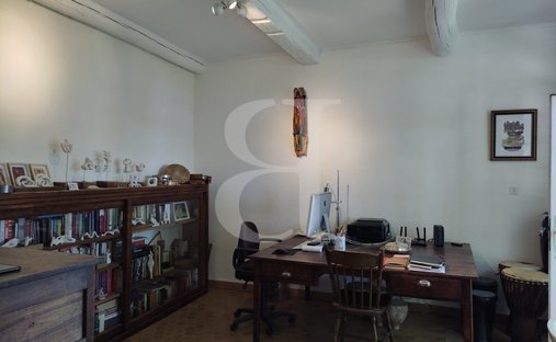 Provencal Farmhouse Of 277m² With Swimming Pool On Land Of Almost 2ha