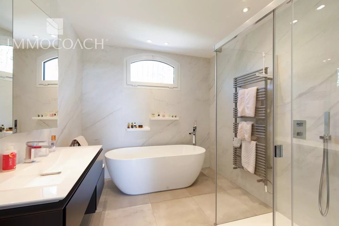 Villa in Cannes, Provence-Alpes-Côte d'Azur, France 5 - 17062196