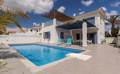 Villa in Perivolia, Larnaca, Cyprus 1