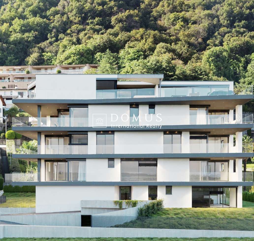 5.5 Room Penthouse With Lake View