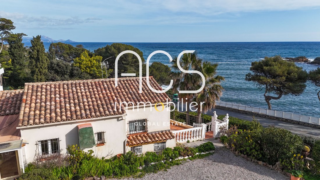 Villa in Les Issambres, Roquebrune-sur-Argens, France 2 - 17062094