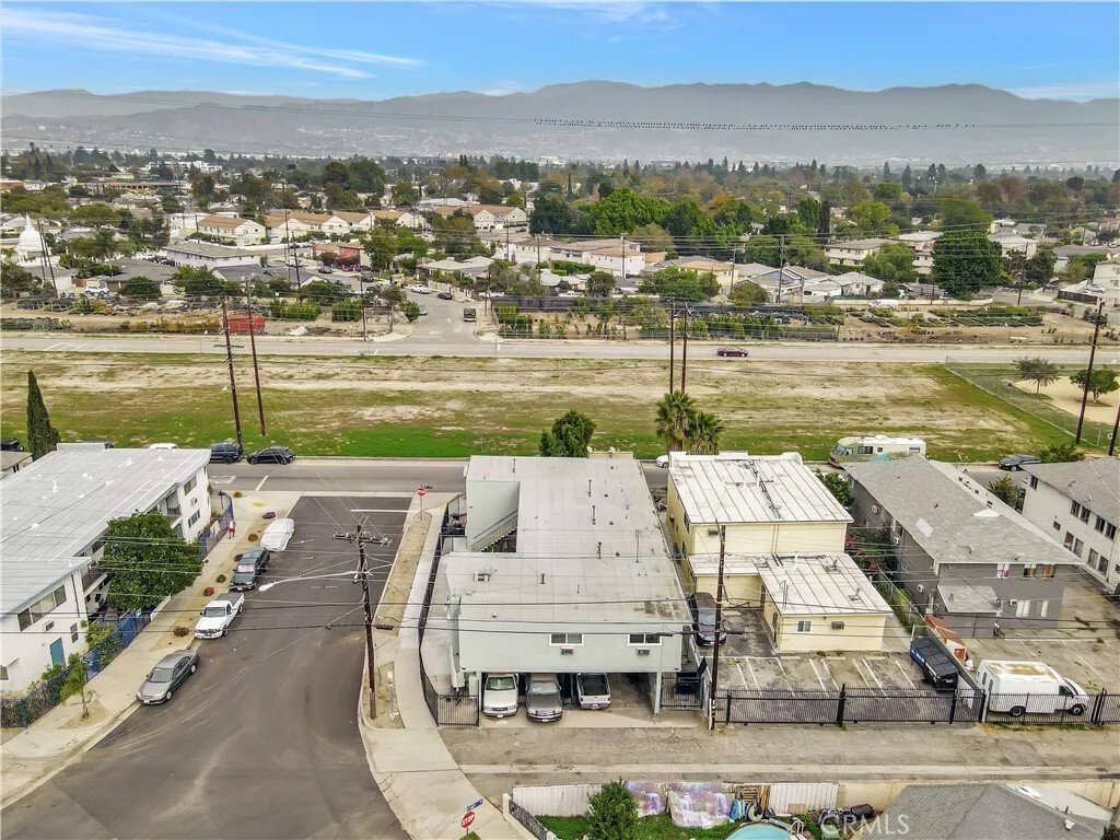 Los Angeles, California, United States 4 - 17063222