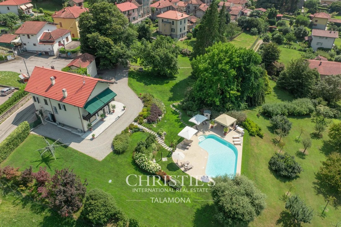Villa in Porto Valtravaglia, Lombardy, Italy 2 - 15362502