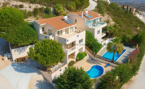 Villa in Melissovouno, Paphos, Cyprus 1