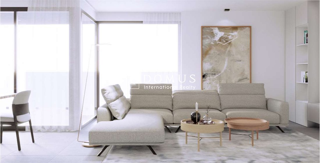 4.5 Room Flat With Lake View For Sale