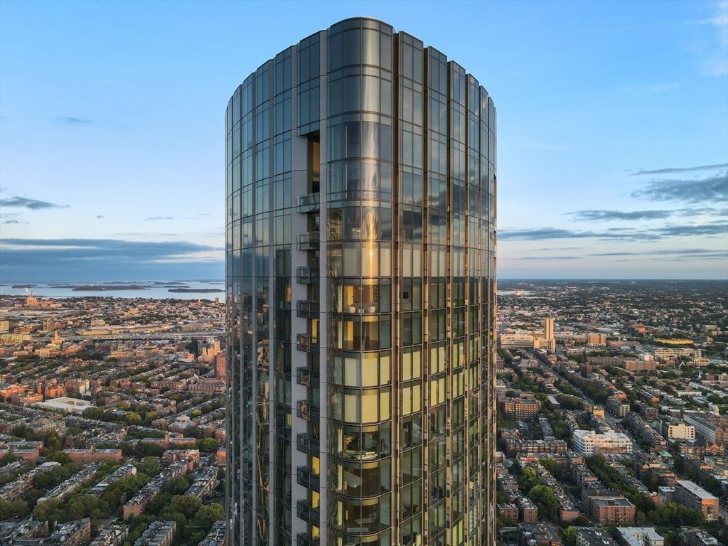 Condo in Boston, Massachusetts, United States 1 - 17064834