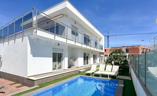 Villa in Santa Pola, Valencian Community, Spain 1