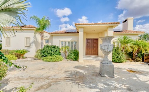 Bungalow in Frenaros, Famagusta, Cyprus 1