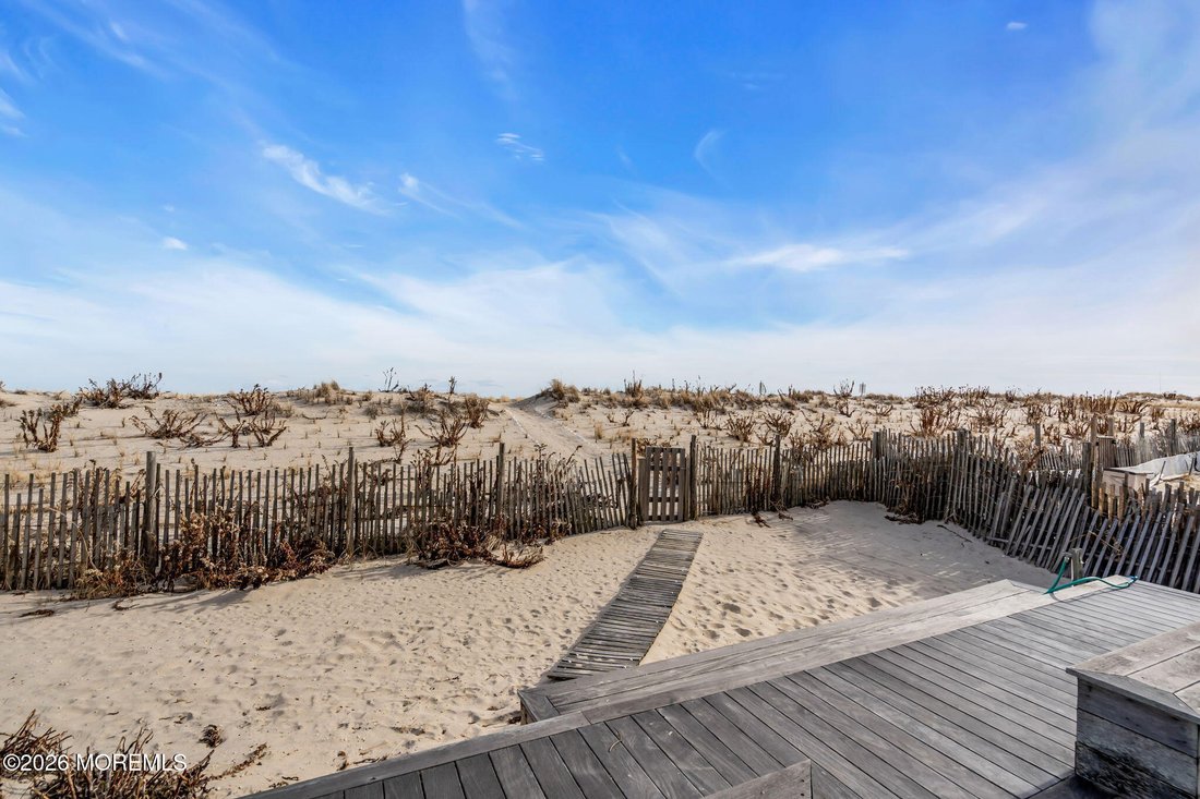 House in Ship Bottom, New Jersey, United States 5 - 17062716