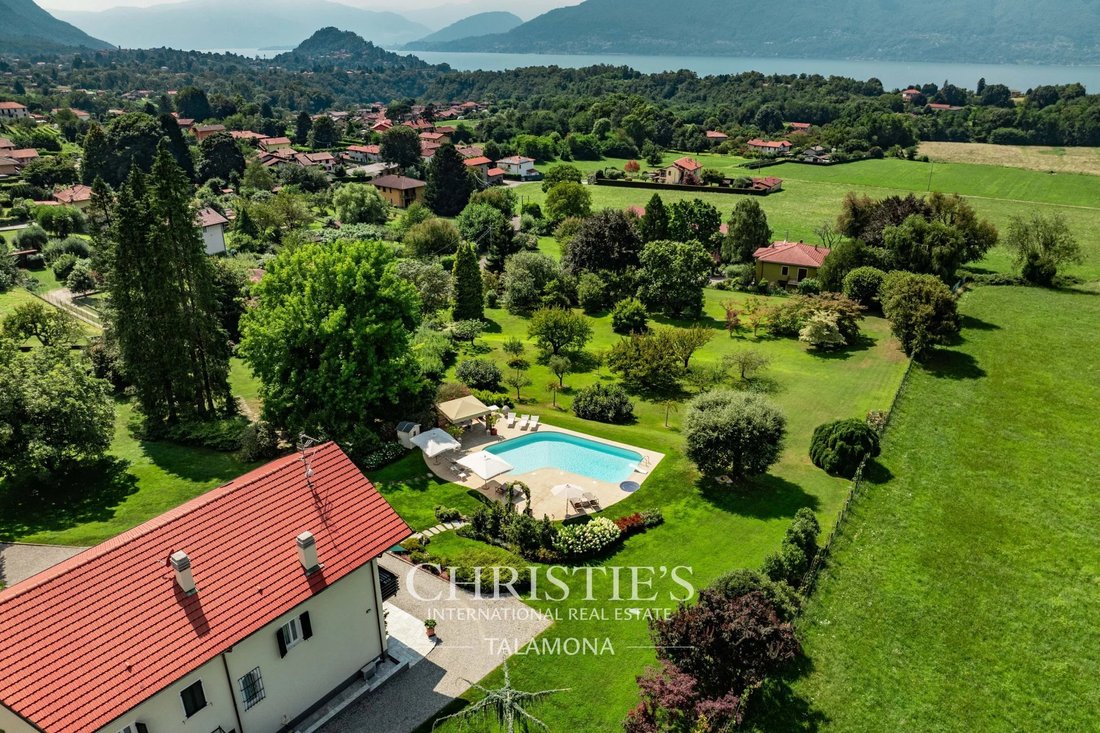 Villa in Porto Valtravaglia, Lombardy, Italy 3 - 15362502