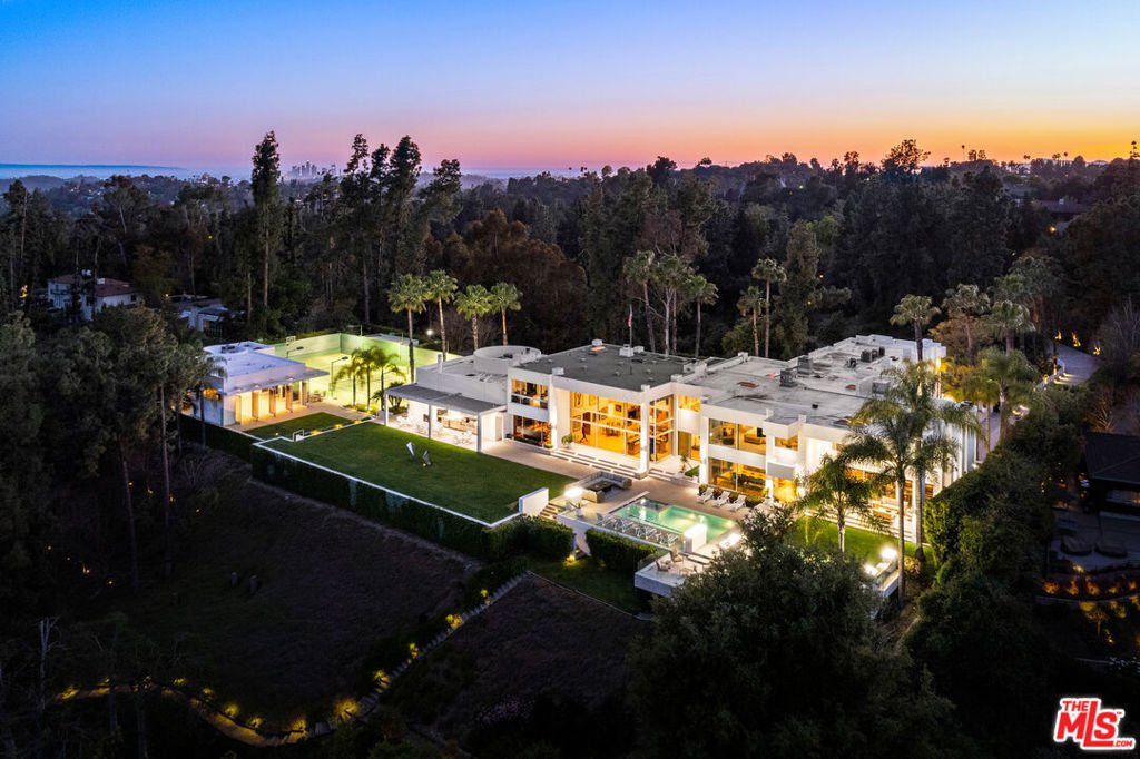 House in Altadena, California, United States 1 - 17063624