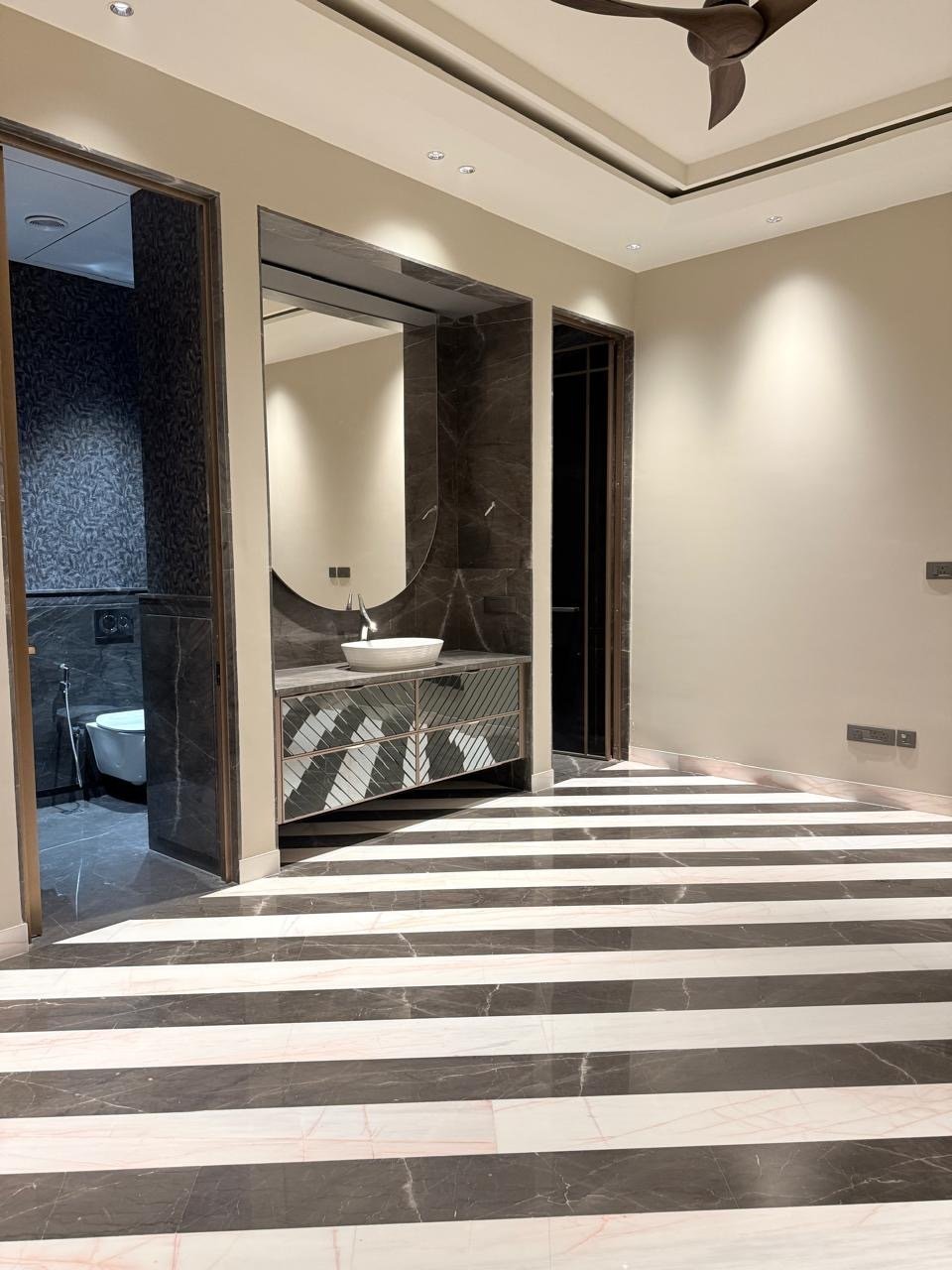 Apartment in New Delhi, Delhi, India 4 - 17065151