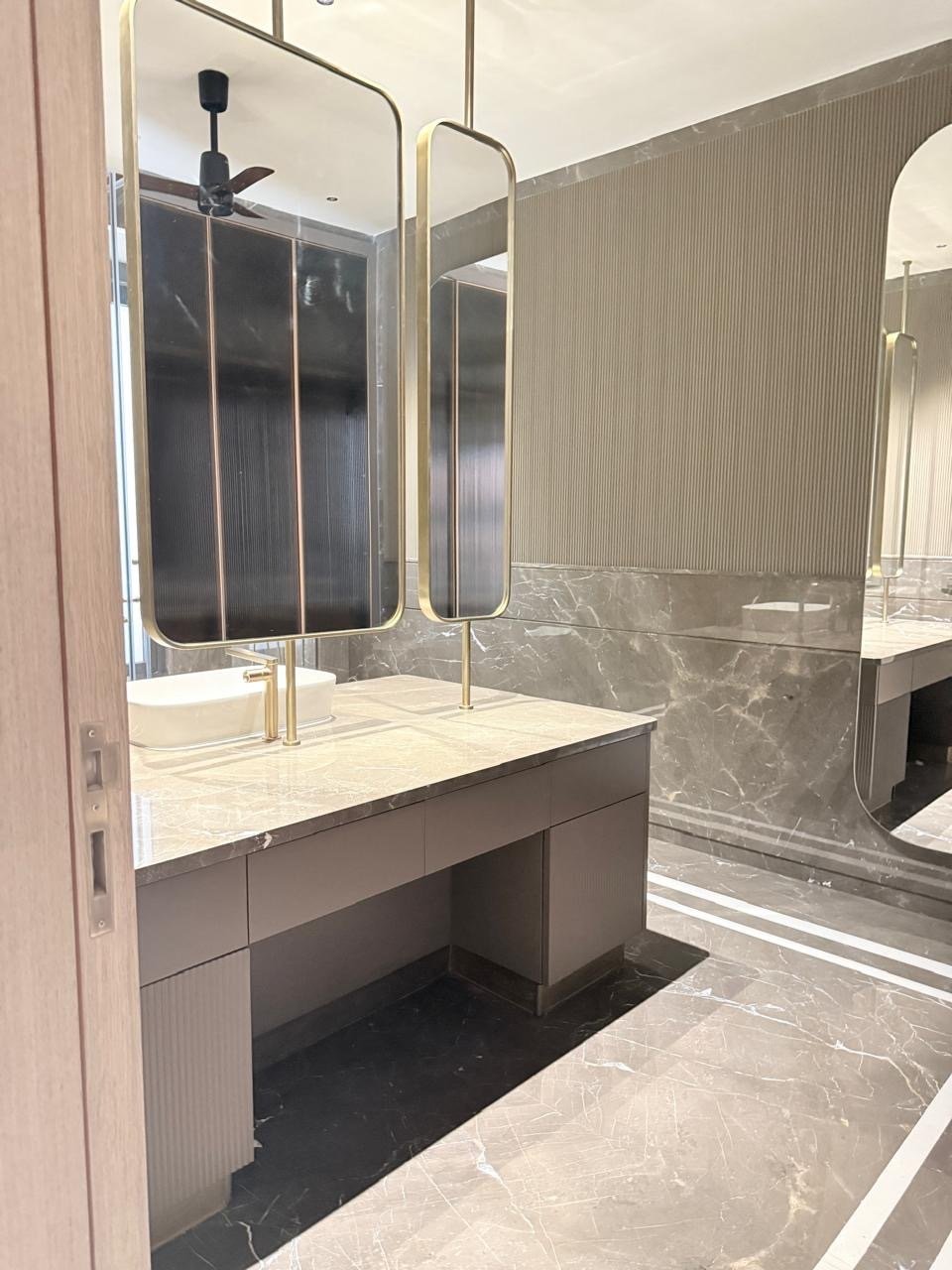 Apartment in New Delhi, Delhi, India 3 - 17065151