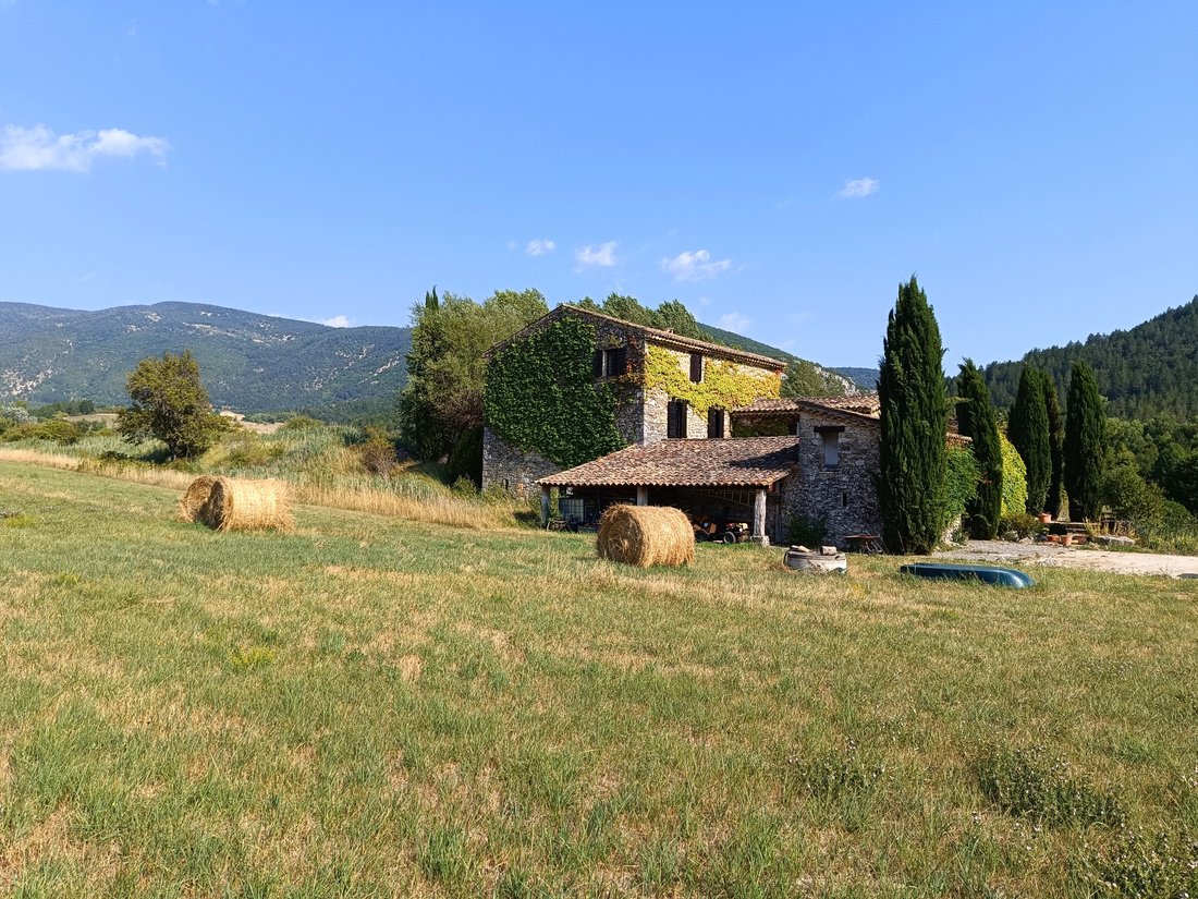 Estate in Reilhanette, Auvergne-Rhône-Alpes, France 5 - 17064011