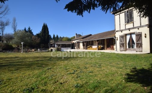 House in Puymiclan, Nouvelle-Aquitaine, France 1