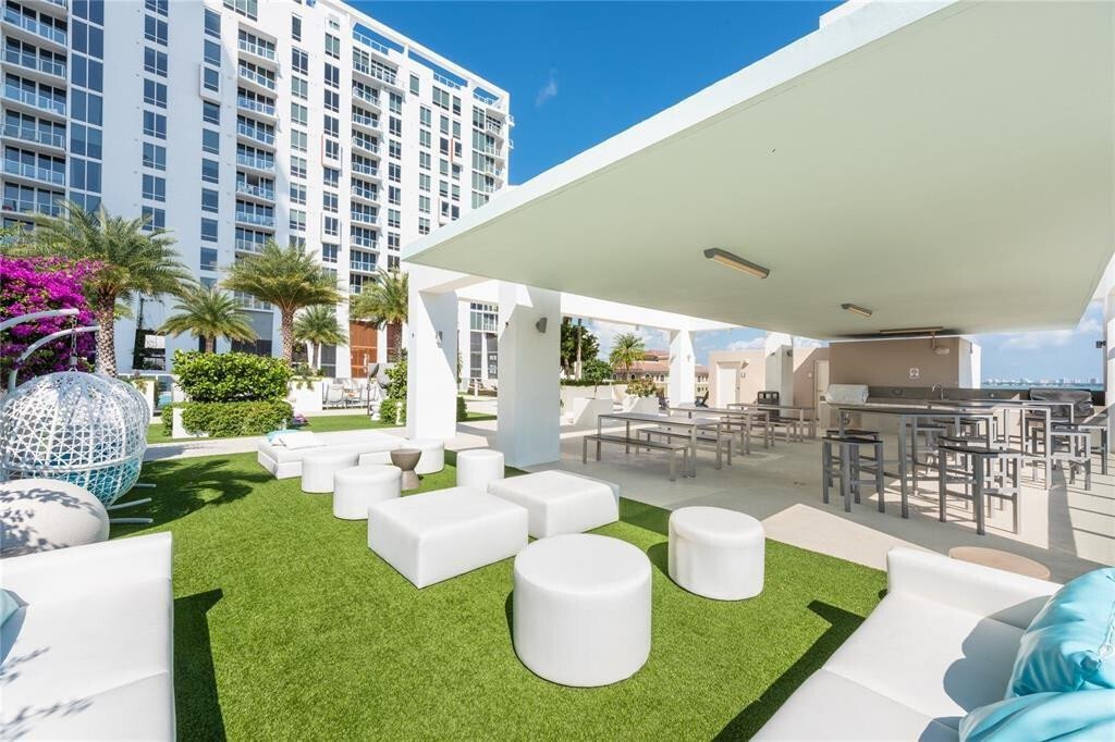 Condo in Miami, Florida, United States 1 - 17063569