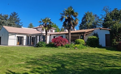 House in L'Oie, Pays de la Loire, France 1