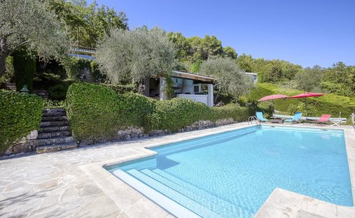 House in Le Rouret, Provence-Alpes-Côte d'Azur, France 1
