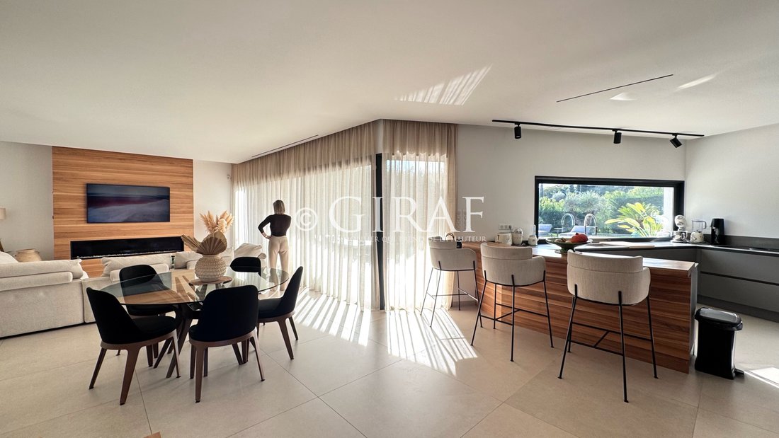 Villa in Saint-Paul-de-Vence, Provence-Alpes-Côte d'Azur, France 2 - 17064118