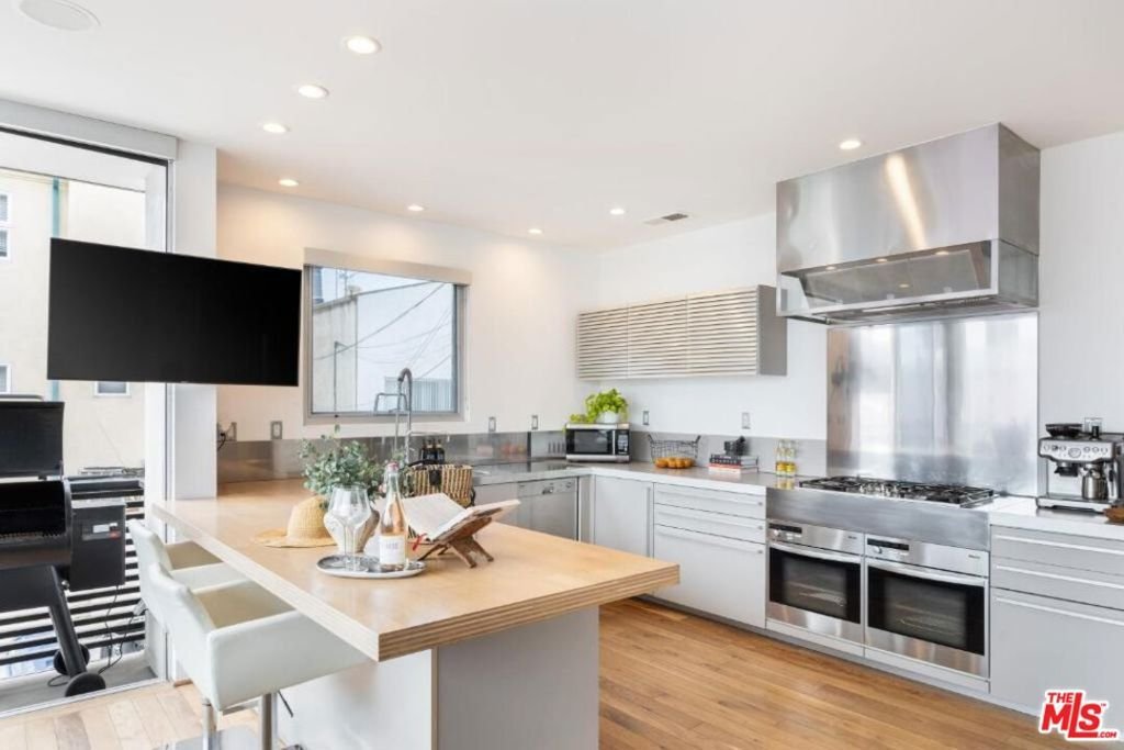 House in Los Angeles, California, United States 5 - 17063638