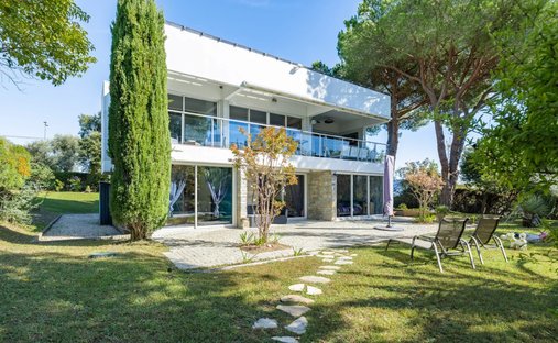 House in Bois Fleuri-Chevre d'Or-Saint Philippe, Biot, France 1