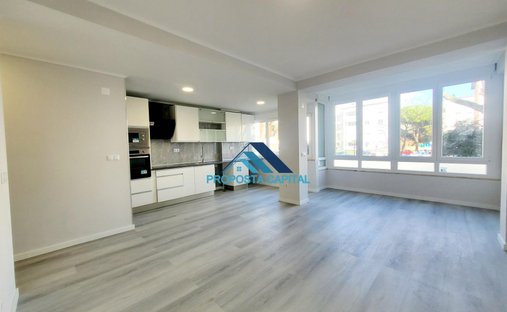 Apartment in Oeiras e Sao Juliao da Barra, Paco de Arcos e Caxias, Lisbon, Portugal 1