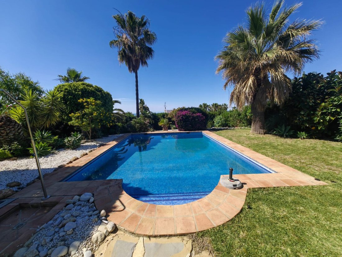 Villa in Estepona, Andalusia, Spain 3 - 17066244