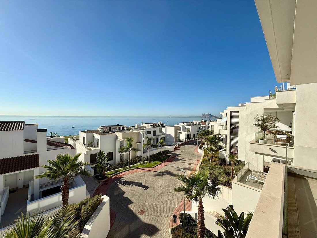 Apartment in La Alcaidesa, San Roque, Andalusia 1 - 17066241