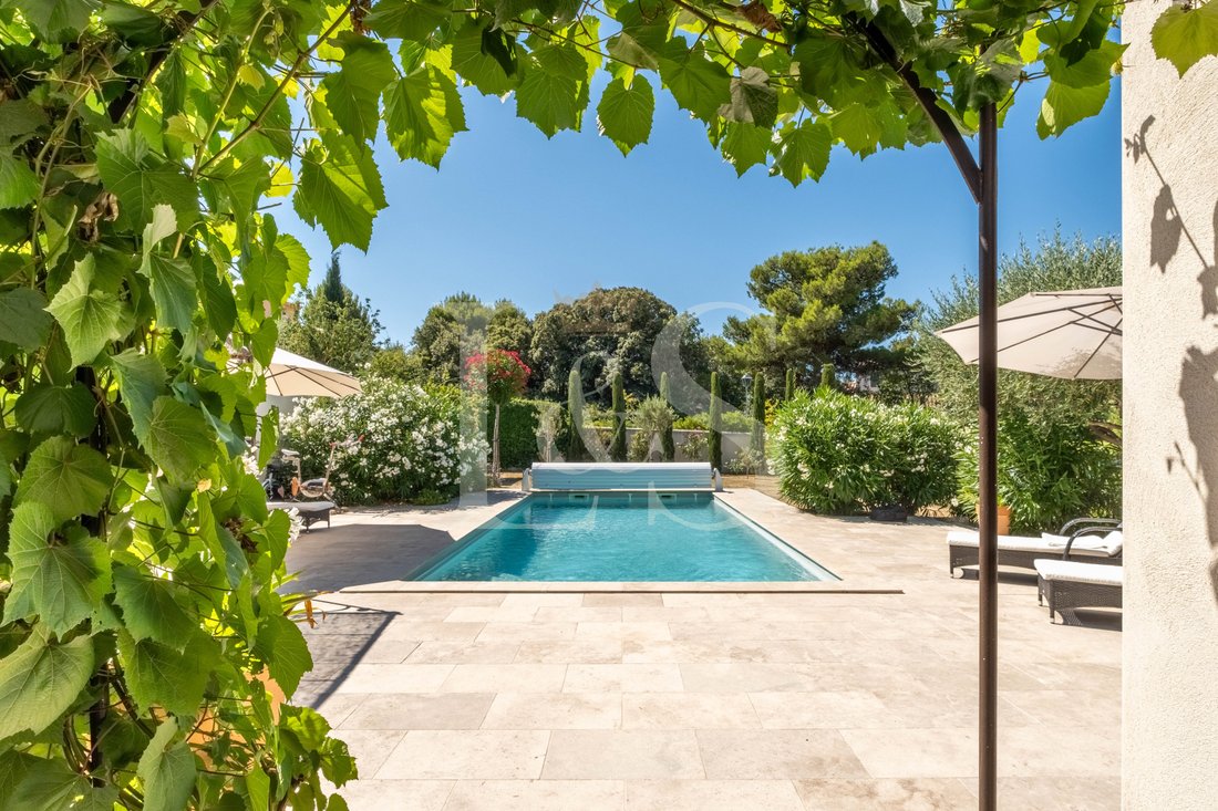 Villa in Caromb, Provence-Alpes-Côte d'Azur, France 2 - 17066457