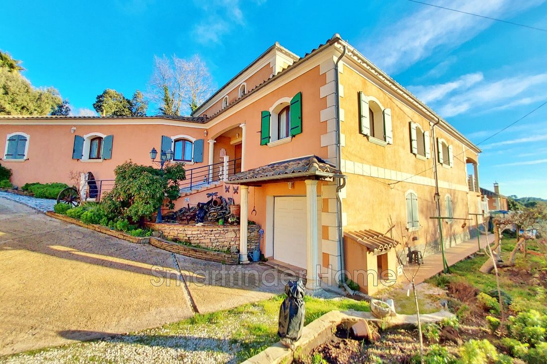 Villa in Flassans-sur-Issole, Provence-Alpes-Côte d'Azur, France 1 - 17066211