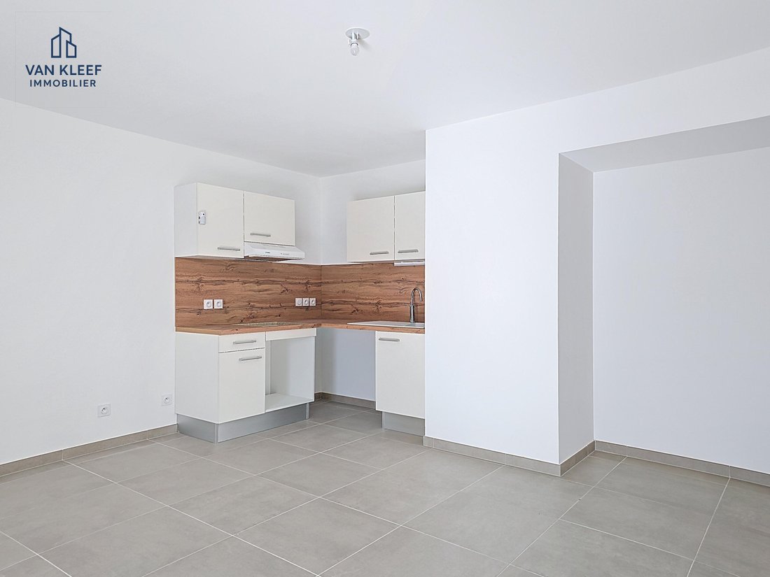 Appartement à Divonne-les-Bains, Auvergne-Rhône-Alpes, France 4 - 17067468