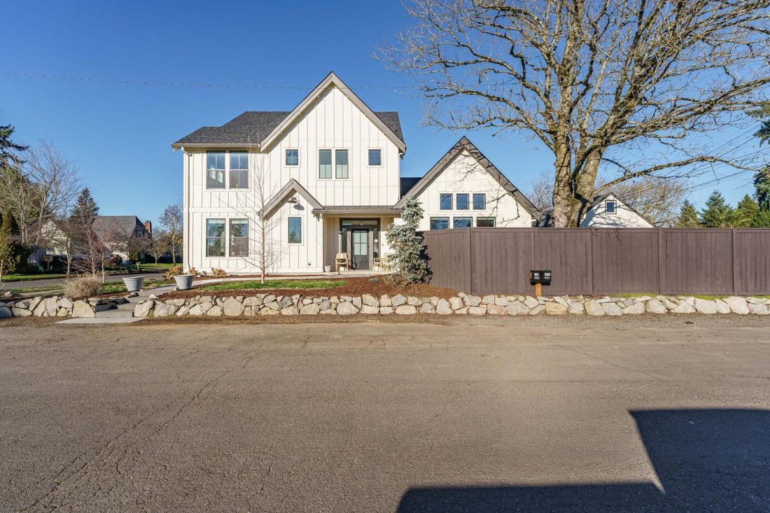 House in Vancouver, Washington, United States 1 - 17066422