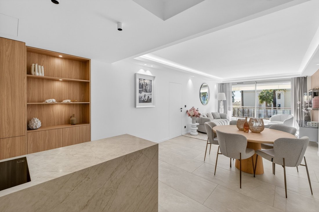 Apartment in Saint Nicolas, Cannes, France 5 - 17066536