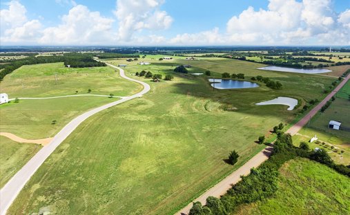 Land in Carmine, Texas, United States 1