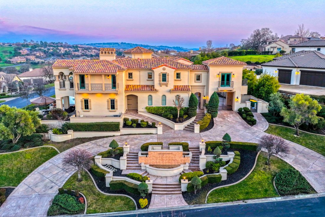 El Dorado Hills, California, United States 3 - 17067532