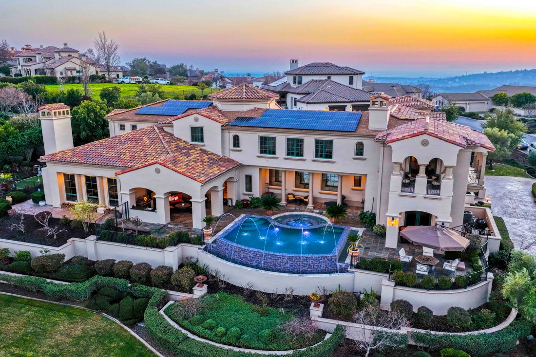 El Dorado Hills, California, United States 1 - 17067532