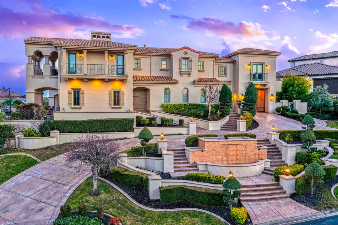 El Dorado Hills, California, United States 2 - 17067532