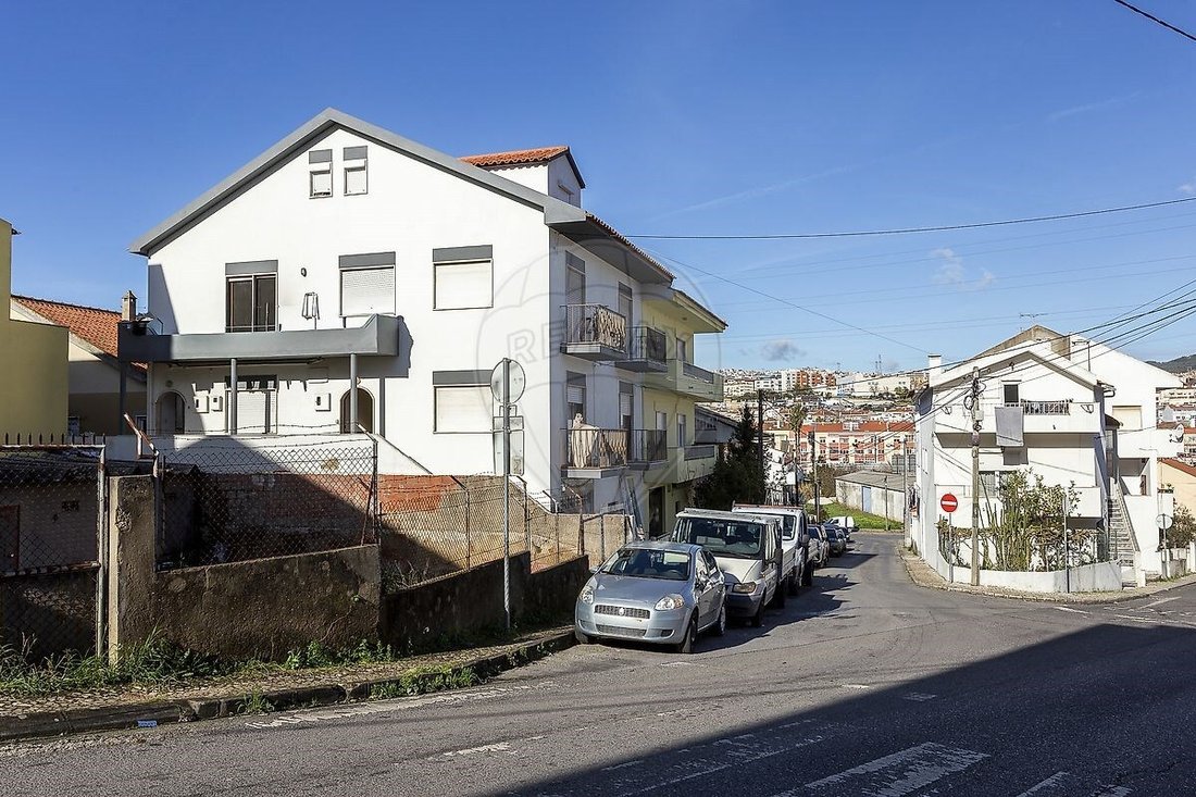 House in Pontinha e Famoes, Lisbon, Portugal 2 - 17067615