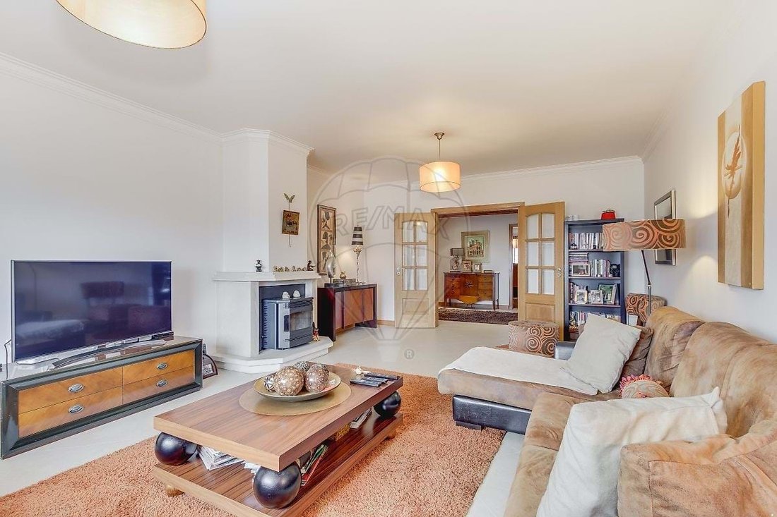 Apartment in Algueirao-Mem Martins, Lisbon, Portugal 1 - 17067618
