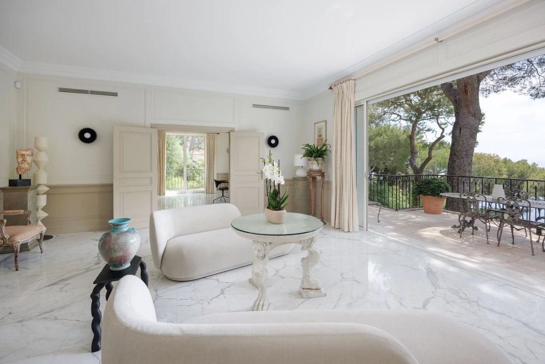 Villa in Saint-Jean-Cap-Ferrat, Provence-Alpes-Côte d'Azur, France 4 - 17067634
