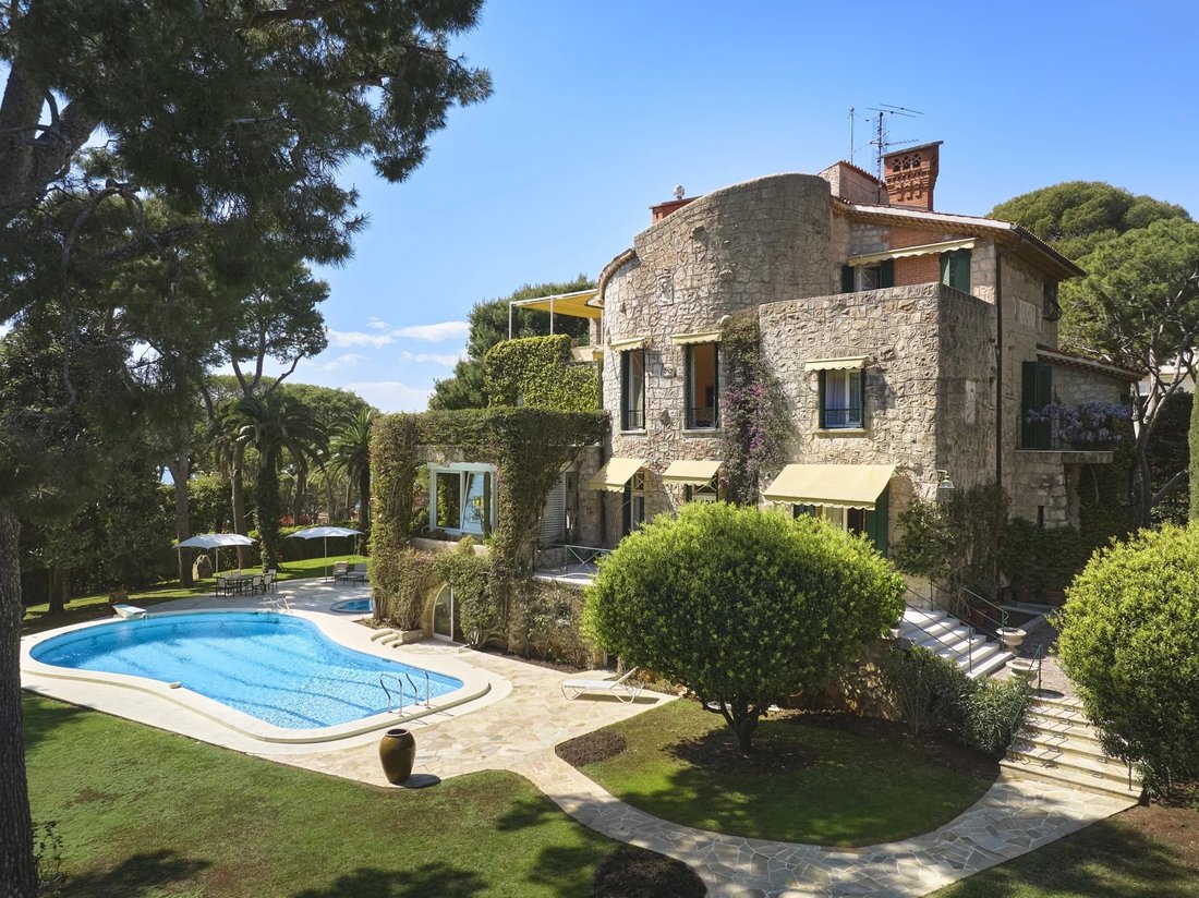 Villa in Saint-Jean-Cap-Ferrat, Provence-Alpes-Côte d'Azur, France 3 - 17067635