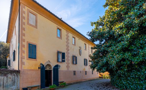 Villa in Crespina, Tuscany, Italy 1
