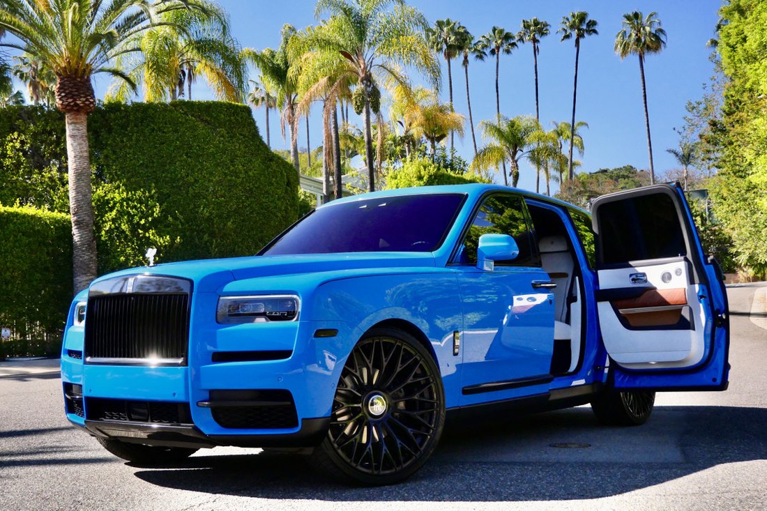 Suv in Los Angeles, California, United States 1 - 17068892