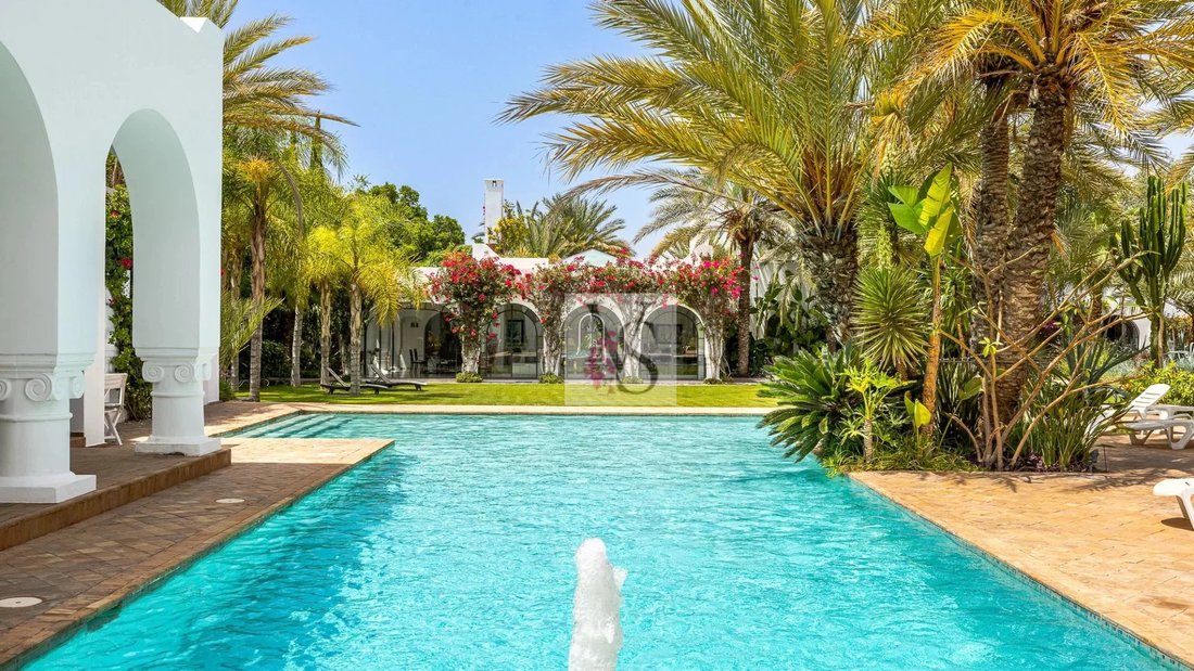 Villa in Douar Moulay Abbas, Marrakesh-Safi, Morocco 1 - 17068932